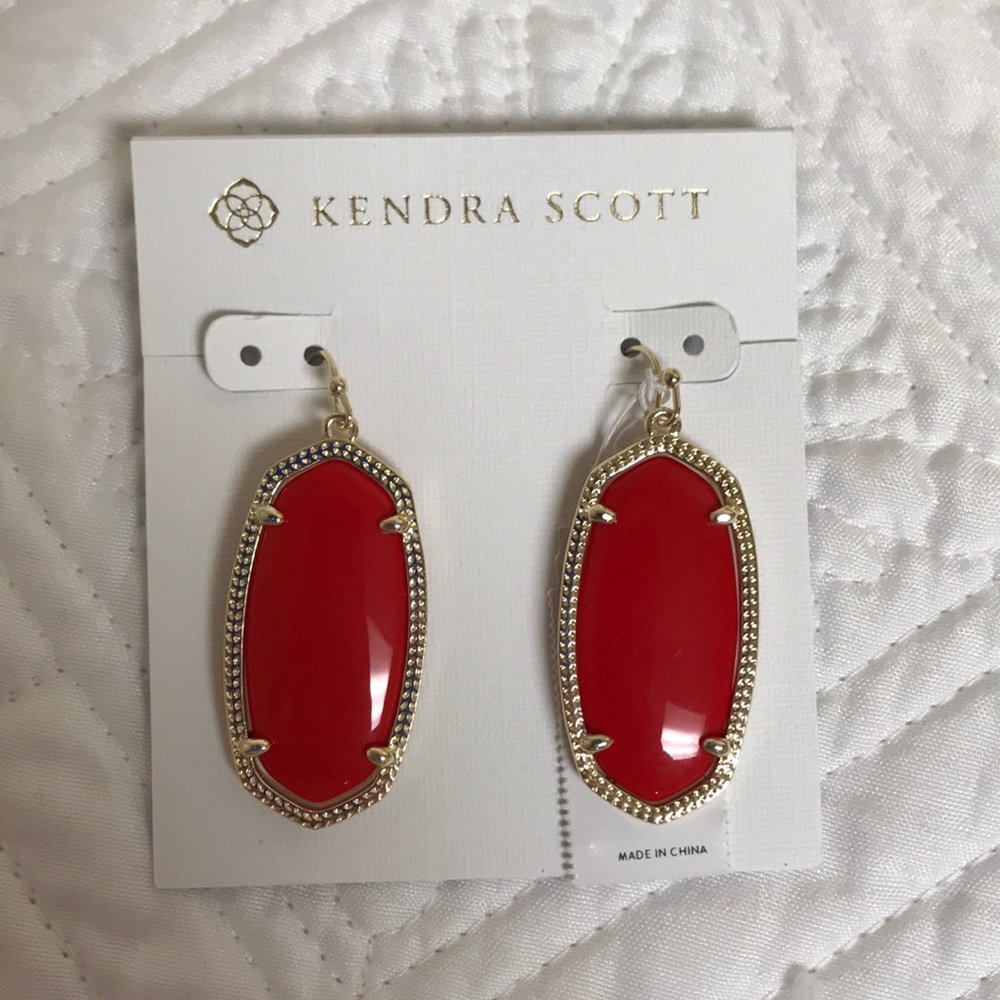 Elle Kendra Scott Earrings